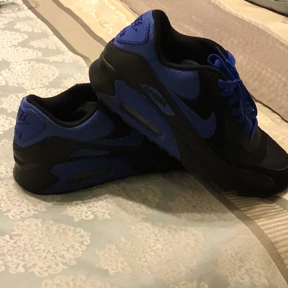 Nike air max athletic shoes Wm sz 9